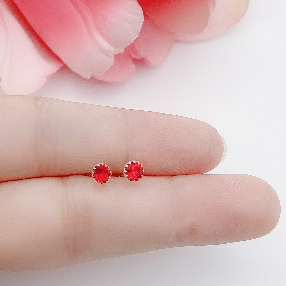 S925 with Red Ruby Birthday stone ruby stud earrings-SS000